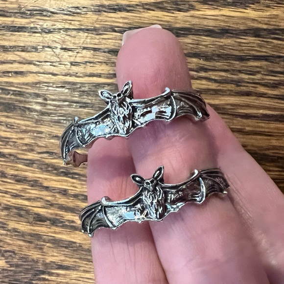 Bat hoops - Picture 2 of 3